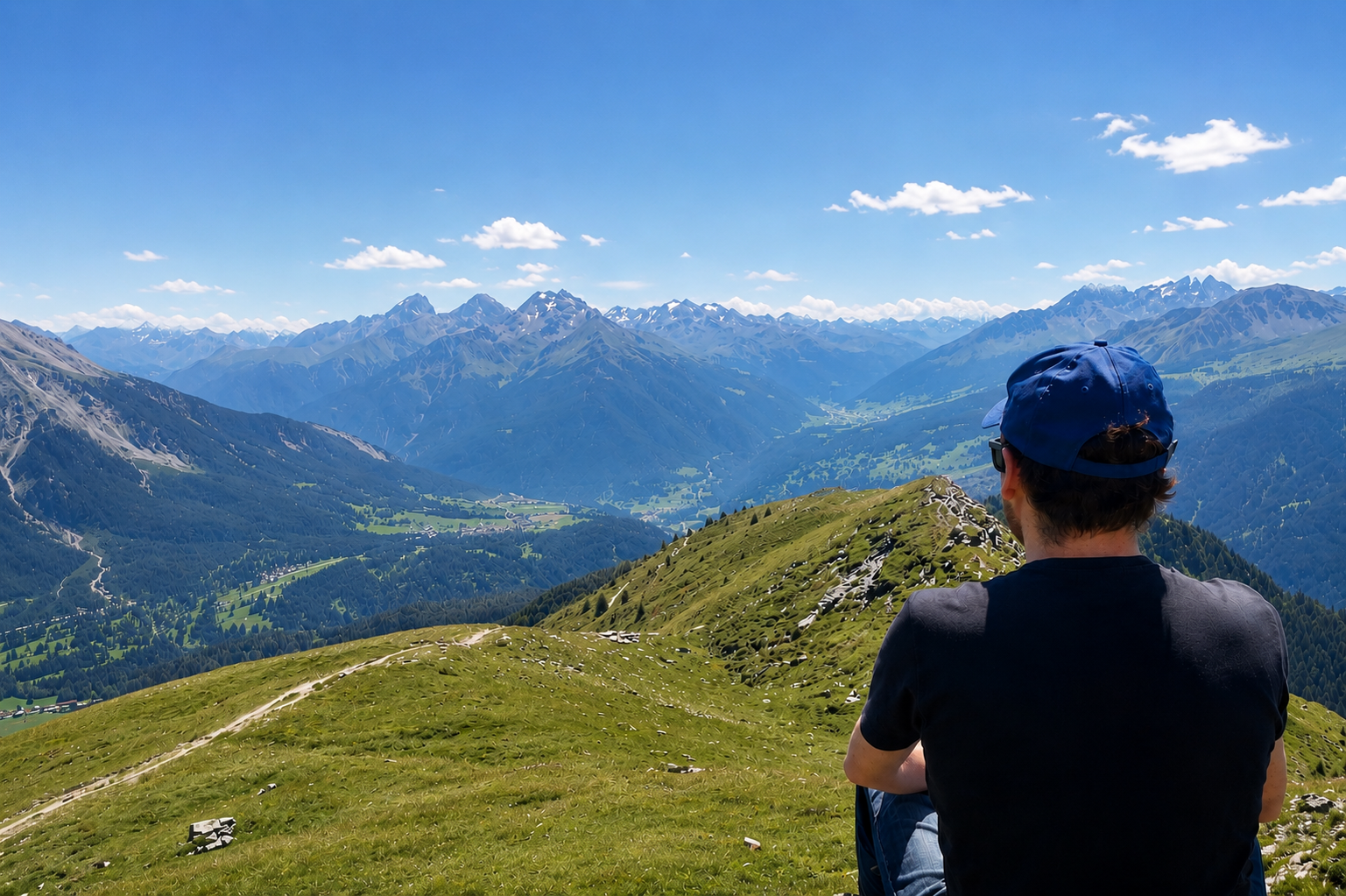 Bergfoto-mit-Ruecken-zur-Kamera.png